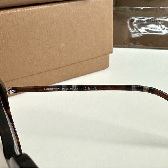 New BURBERRY Vanessa Brown Gradient Geometric Ladies Sunglasses 55mm - Picture 7 of 10